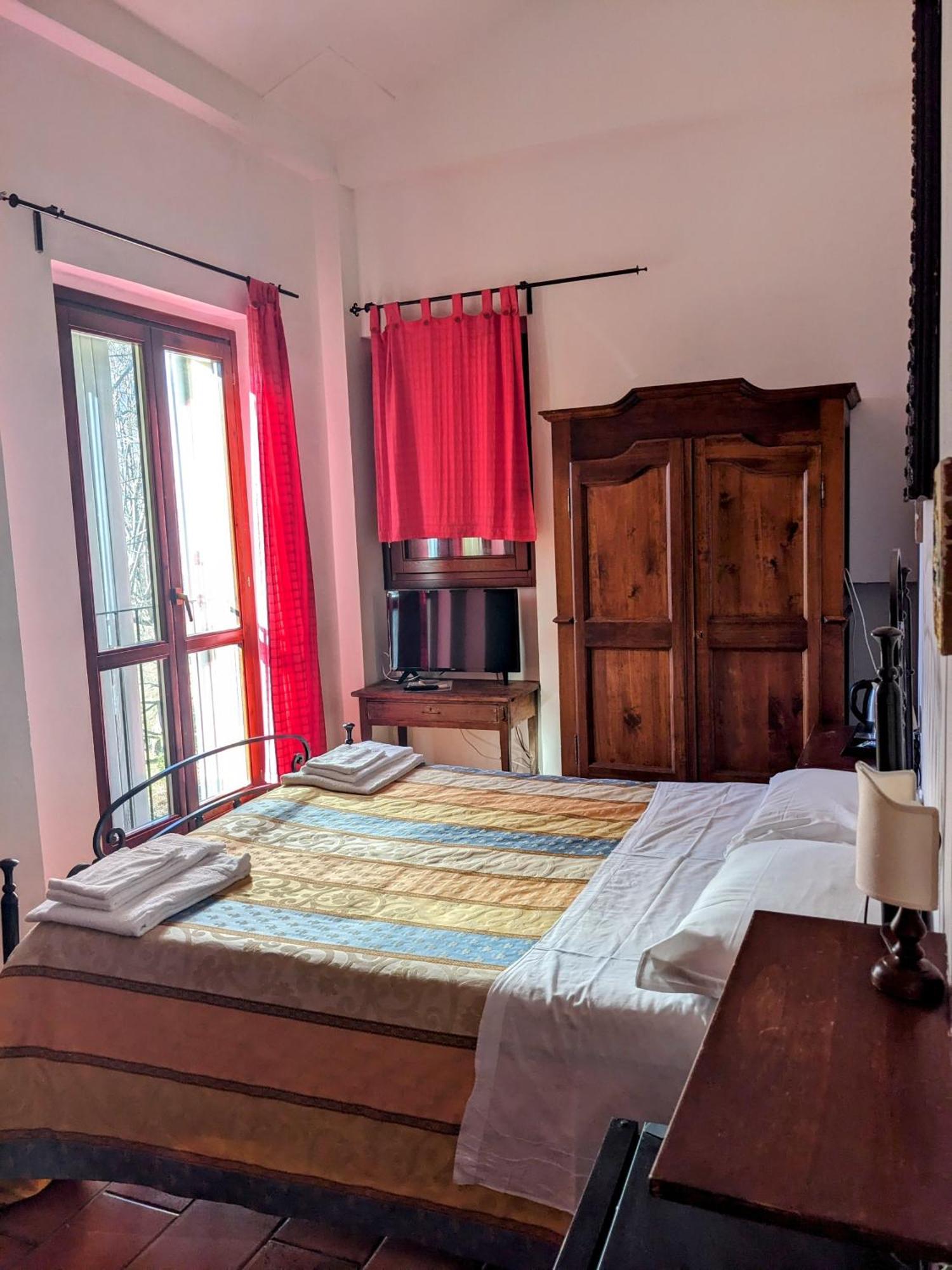 Hostal La Cittadella Dei Monti Sibillini Montemonaco Exterior foto