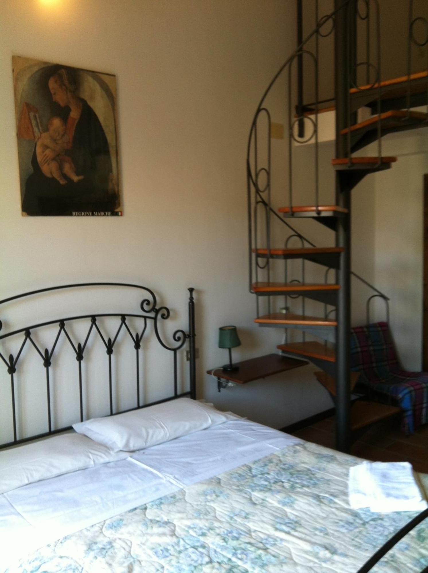 Hostal La Cittadella Dei Monti Sibillini Montemonaco Exterior foto