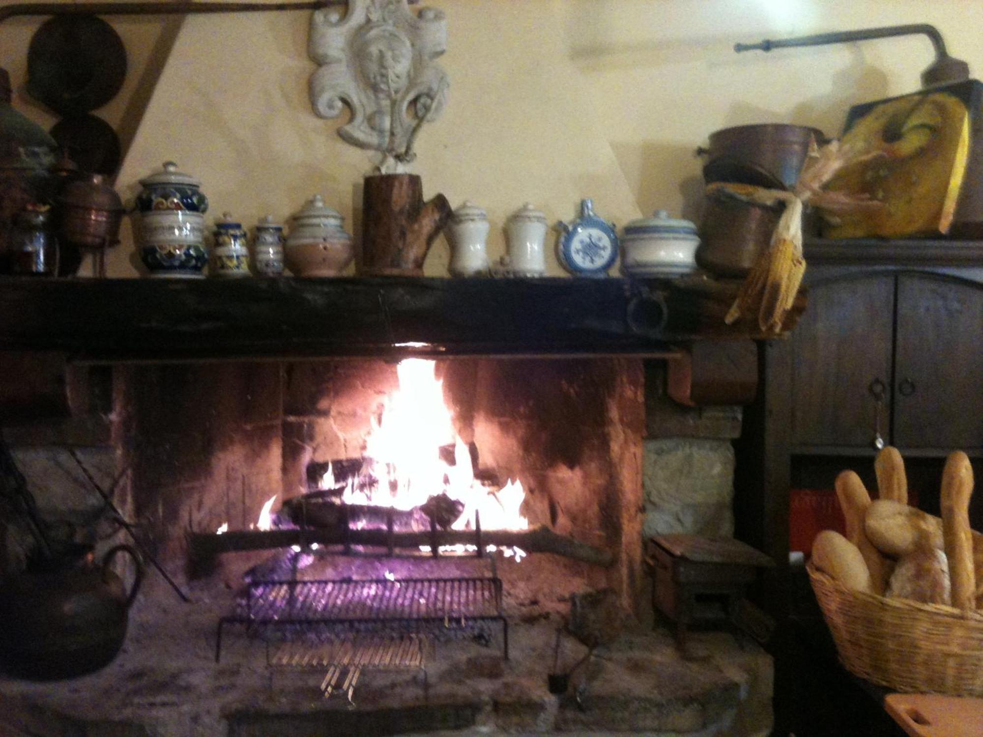 Hostal La Cittadella Dei Monti Sibillini Montemonaco Exterior foto